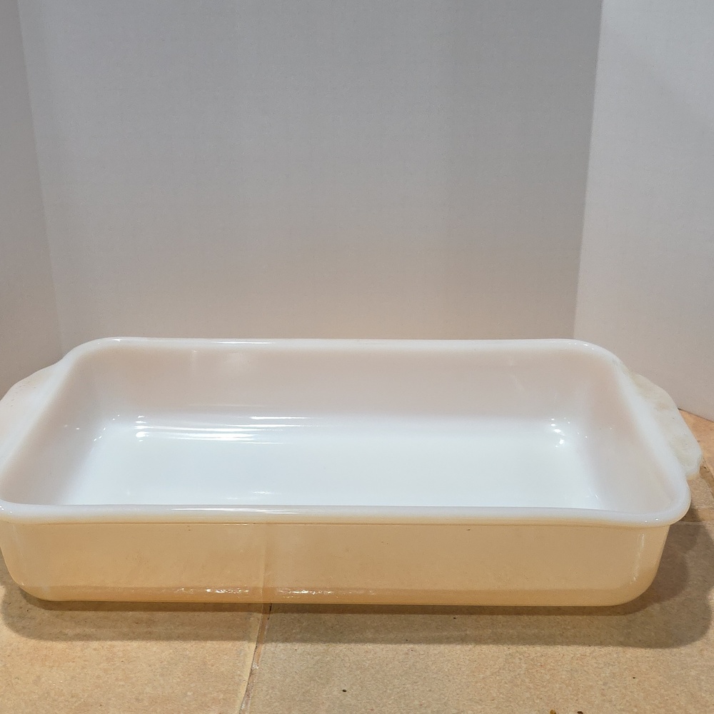 Vintage Fire King Peach Luster Dish 1.5 QT